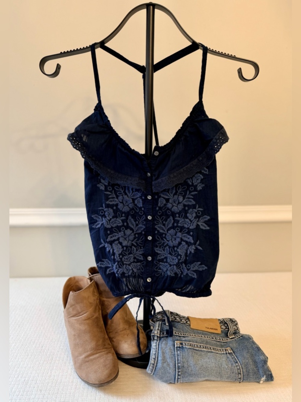 Gilly Hicks Navy Embroidered Cami Top Small Boho Lace Trim Y2K Whimsigoth Tank